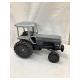 Scale Models White 2-135 Toy Tractor, 1:16 Scale