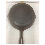 Griswold No. 6 Cast Iron Skillet, 9" Diameter