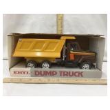 Ertl International Toy Dump Truck, NIB, 1/20