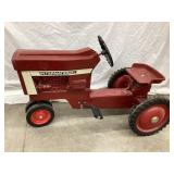 Ertl International mo. 404 Pedal Tractor,