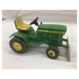 Ertl John Deere 1:16 Scale 140 Toy Lawn Tractor