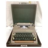 Vintage Smith-Corona Typewriter w/ Case