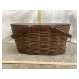 Vintage Hawkeye Basket Co., Burlington IA Picnic