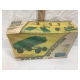 NIB Ertl Vintage John Deere 1/25 Scale Farm Wagon