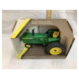 Ertl John Deere 4010 Gas Toy Tractor, 1:16 Scale,