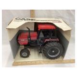 Ertl Case International 1/16 Scale Toy Tractor w/
