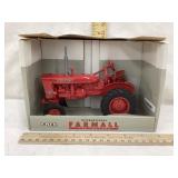 NIB Ertl Farmall International 140 1/16 Scale Toy