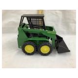 Ertl John Deere Skid Steer, 1:16 Scale
