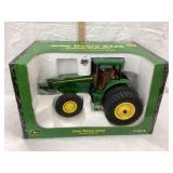 NIB Ertl John Deere 8420 1/16 Scale Toy Tractor
