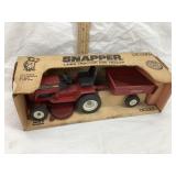 Vintage Ertl Snapper Lawn Tractor & Trailer 1/12