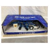 NIB Ertl DMI 530B 1/16 Toy Ecolo-Tiger, Box has