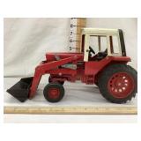 Ertl International 1586 Toy Tractor w/ Loader,