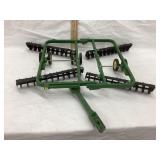 Vintage Ertl John Deere 1/16 Scale Toy Disc