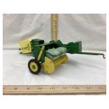 Ertl John Deere 1/16 Scale Toy Baler