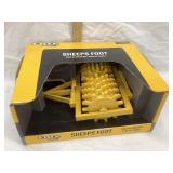 NIB Ertl Britains 1/16 Scale Toy Sheeps Foot