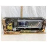 NIB Ertl John Deere 1954 GMC 1/25 Scale Series