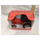 Ertl Ford 641 Workmaster Toy Tractor, 1:16 Scale,