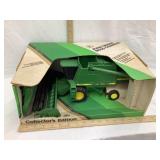 Ertl John Deere 9600 1/16 Scale Toy Combine, Box