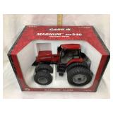 Ertl Case IH Magnum MX240 Toy Tractor, NIB, 1:16