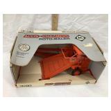 NIB Ertl Allis Chalmers 1/16 Scale Toy Roto-Baler