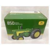 Ertl John Deere 850 1/16 Toy Tractor,