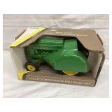 Ertl John Deere 1953 Model 60 1/16 Scale Toy