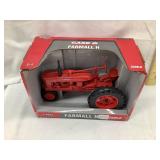 Ertl Farmall H Toy Tractor, 1:16 Scale, NIB