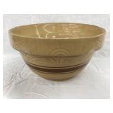 Roseville Brown Banded Yelloware Bowl,