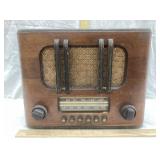 Vintage RCA Victor Console Radio, 9 1/2" T, 12 W,