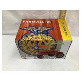 Ertl Farmall ï¿½Cultivar-Visionï¿½ B Toy Tractor-2002