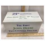 NIB Ertl John Deere Model D 1/16 Scale Toy