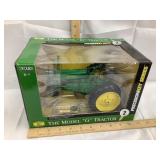NIB Ertl John Deere Precision Model G 1/16 Scale
