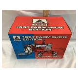 Ertl White Oliver 1655 Toy Tractor, 1997 Show,