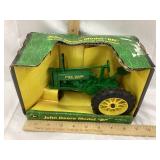 Ertl John Deere Model ï¿½BNï¿½ 1/16 Scale Toy