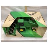 Ertl John Deere Titan 2 Toy Combine, NIB, 1:16