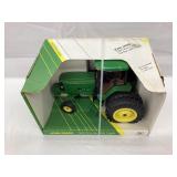 Ertl John Deere 7800 Toy Tractor w/ Duals, NIB,