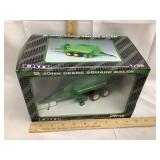 NIB Ertl John Deere 1/32 Scale Toy Square Baler