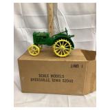 Scale Models John Deere 1/16 Scale Toy Tractor w