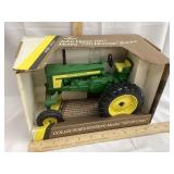 NIB Ertl John Deere Model 720 Hi-Crop 1/16 Scale