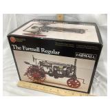 NIB Ertl Precision Series Farmall Regular 1/16