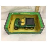 Ertl John Deere Toy Gator, NIB, 1:16 Scale