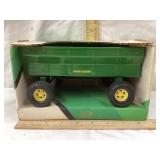 Ertl John Deere Toy Flare Box Wagon, 1/16 Scale,
