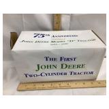 NIB Ertl John Deere Model D 1/16 Toy Tractor, Box