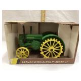 Ertl John Deere DToy Tractor, 1/16 Scale, NIB