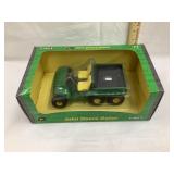 Ertl John Deere Gator, NIB, 1:16 Scale