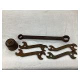 (5) John Deere Wrenches & (1) John Deere Hub