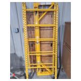 Adjustable scaffolding