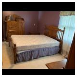 Traditional Wooden Bedroom Furniture Set