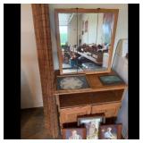 Vanity Hutch
