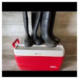 Igloo Legend 40 Cooler  Boots Set
